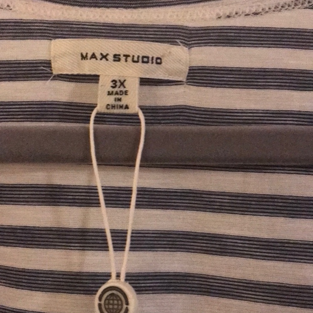 Max Studio Plus Top - Picture 2 of 7